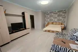 Uyutnaya DNR zhd Magistralnyy s vodoy 24/7 novyy remont Apartments, Donetsk