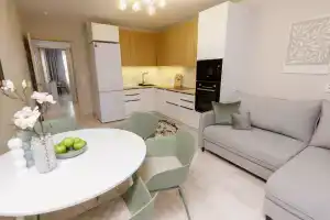 Dizaynerskaya evrodvushka s shikarnym vidom Apartments, Mariupol