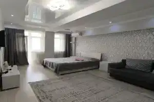 Prostornaya ryadom s Alleey Molodoy Gvardii Apartments, Bishkek