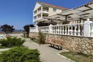 Palmira, Mezhvodnoye