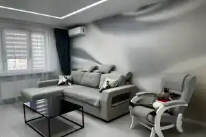 Dvuhkomnatnaya svetlaya i chistaya Apartments