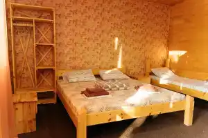 Chetyryohmestnyy nomer na 1 etazhe Apartments, Berdyansk