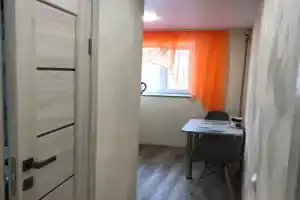 so svezhim evroremontom Apartments, Kostova