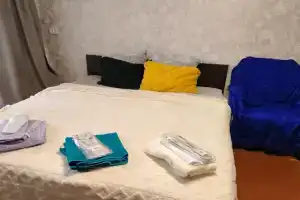 Tihaya, tyoplaya, uyutnaya 1-komnatnaya 28 m2 v gorode Apartments, Belaja Kalitwa