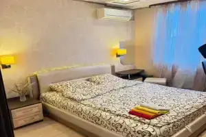 Shikarnaya studiya v novostroe Apartments, Donetsk