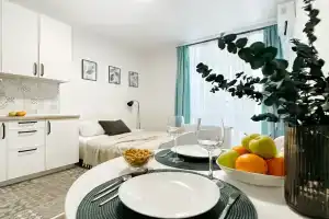 Studiya s balkonom u metro Buninskaya alleya Apartments, Gavrikovo
