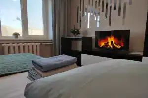 Bolshaya dvuhkomnatnaya ryadom s aeroportom Apartments, Ob'