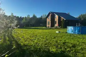 Dom u ozera Cottage, Lopotovo