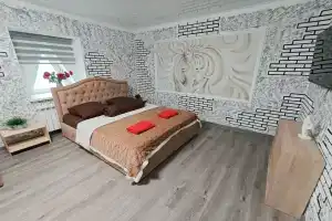 Bolshaya 3-komnatnaya na 8 chelovek (no10) Apartments, Shakhty