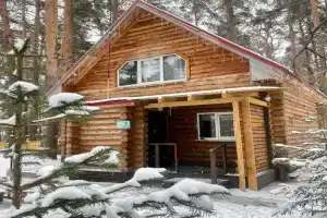 Uyutnyy kottedzh v lesu Cottage