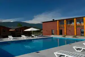 Dvuhkomnatnye uyutnye domiki Apartments, Alakhadzi