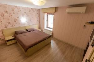 Dvuhmestnyy nomer s 1 krovatyu standart Apartments, Gelendzik