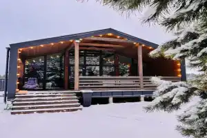 Domik na opushke lesa s bannym chanom Cottage, Noginsk