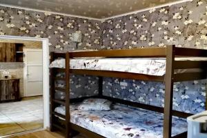 Tryohmestnyy nomer tryohmestnyy nomer lyuks Apartments, Berdyansk
