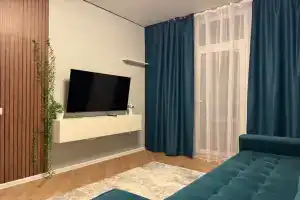 Sovremennaya uyutnaya v novom dome, ryadom s parkom i morem Apartments, Mariupol