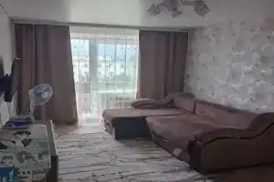 1-komnatnaya s vidom na ozero Apartments, Yarovoye