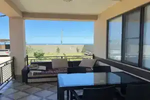 Kottedzh s vidom na more Cottage, Izbarbash