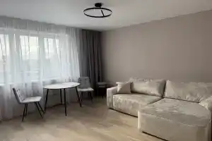 Uyutnaya evrodvushka v tsentre Nyagani Apartments