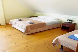 Chetyryohmestnyy nomer standart Apartments, Lazarevskoye