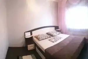 Otlichnaya evrotreshka v tsentre goroda Apartments