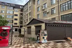 na beregu morya Apartments, Izbarbash