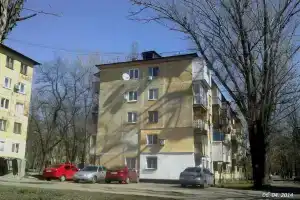 v spokoynom rayonea s vodoy 24/7 (zapas vody 800litrov Apartments, Donetsk