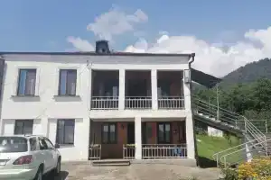 Abhazskiy dvor Cottage, Mjussera