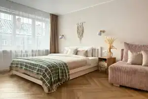 Uyutnaya, dizaynerskaya v tsentre goroda Apartments, Gabin