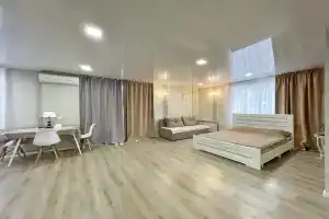 Bolshaya shikarnaya -studiya v tsentre vozle morya Apartments, Berdyansk