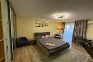 v tsentre s vodoy Apartments, Donetsk