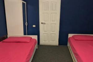 Dvuhmestnyy nomer s 2 otdelnymi krovatyami standart Apartments, Lazarevskoye