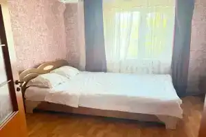 Bolshaya s 4 razdelnymi spalnymi mestami Apartments, Donetsk