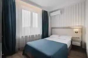 Dvuhmestnyy nomer s 1 krovatyu standart Apartments, Misailova