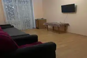 Trehkomnatnaya v novom dome Apartments, Derbent