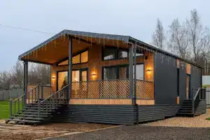 Dom u sklonov Cottage, Yakhroma