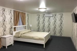 Dvuhmestnyy nomer s 1 krovatyu polulyuks Apartments, Dmitrov