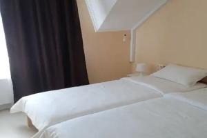 Uyutnyy nomer s komfortnym odnospalnymi krovatyami Apartments, Kushchyovskaya