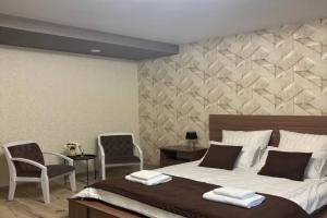 Dvuhmestnyy nomer s 1 krovatyu uluchshennyy Apartments, Dzerzhinsk