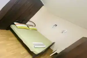 1 komnatnaya v tsentre na 45 kvartale Apartments