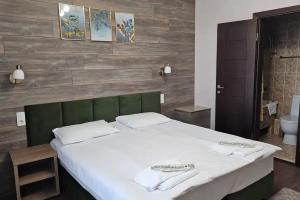 Dvuhmestnyy nomer s 2 otdelnymi krovatyami uluchshennyy s vidom na more Apartments, Lazarevskoye