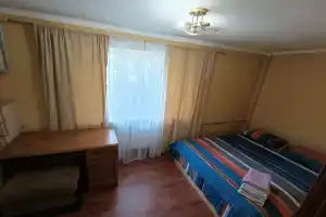 Voda est, nakopitelnyy bak est, tihiy tsentr Apartments, Donetsk