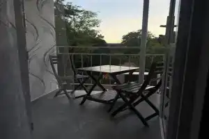 Dvuhmestnyy nomer s 2 otdelnymi krovatyami standart s vidom na more Apartments, Lazarevskoye