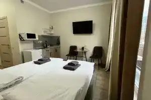 Uyutnaya studiya ryadom s metro Apartments, Peredelkino