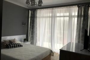 Dvuhmestnyy nomer s 1 krovatyu standart s vidom na gory Apartments, Lazarevskoye