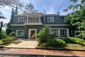 Kottedzh s vidom na more i otkrytym basseynom Cottage, Sochi