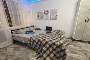 Komfortnaya studiya dlya kratkosrochnogo prozhivaniya Apartments