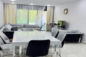 Apartamenty v prestizhnom komplekse Konak Seaside Mahmutlar, Alanya