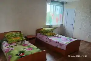 Dvuhmestnaya komnata v kottedzhe s garderobnoy s balkonom Apartments, Gryazovets