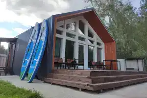 Novyy dom barnhaus na Uvildah Cottage