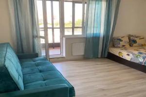 Uyutnaya prostornaya dvushka v novostroyke s vitrazhnym bolshim balkonom Apartments, Zhukovsky